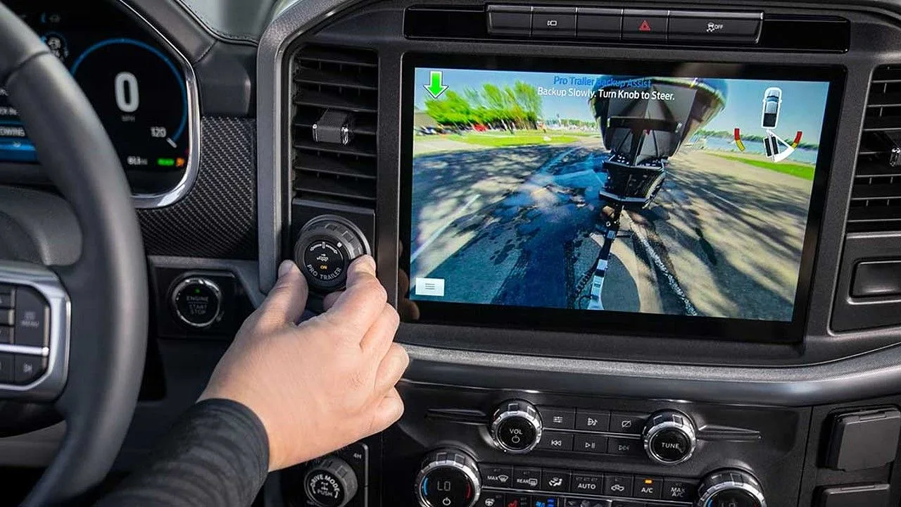 Pro-Trailer Assist™ y Trailer Sway Control™