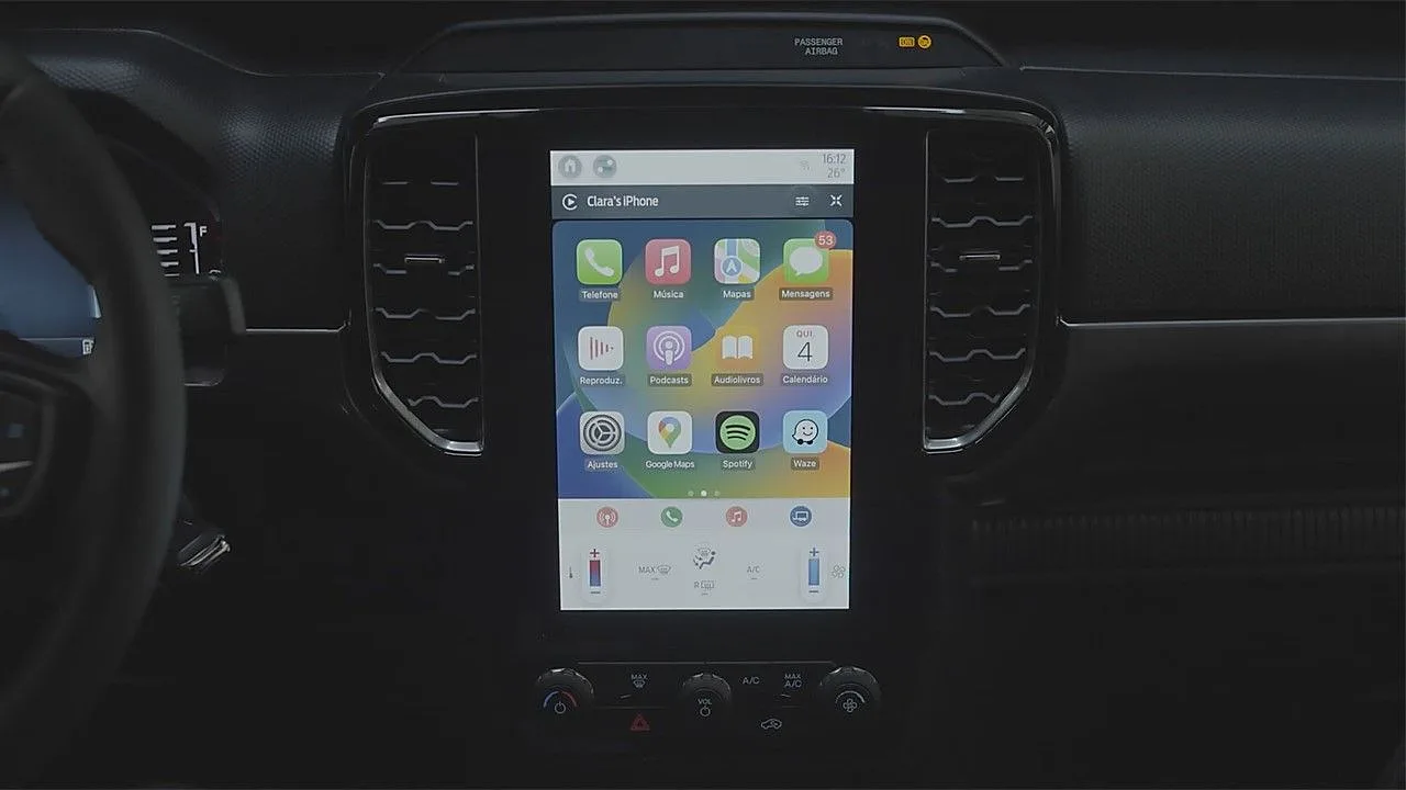 Tela de 10” com SYNC® 4 - Conectividade via CarPlay & Android Auto