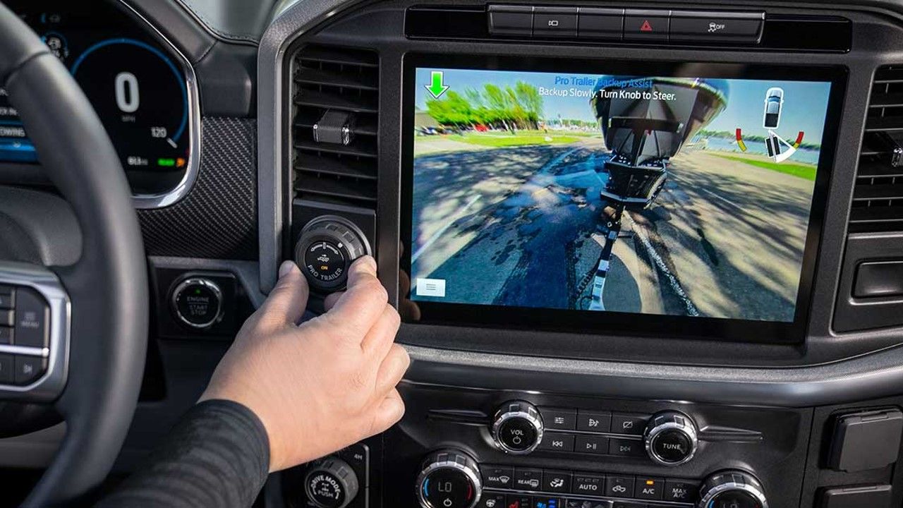 Pro-Trailer Assist™ y Trailer Sway Control™