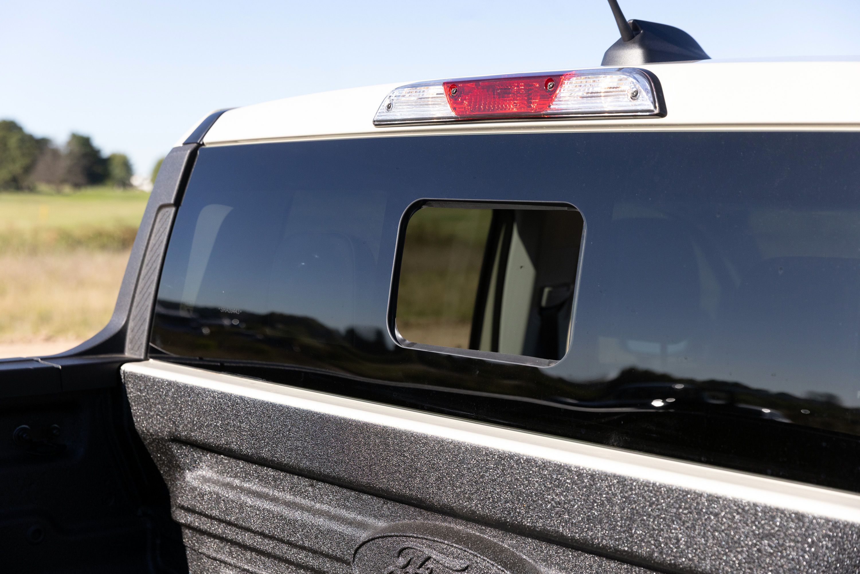 Apertura de Ventanilla de Luneta Trasera