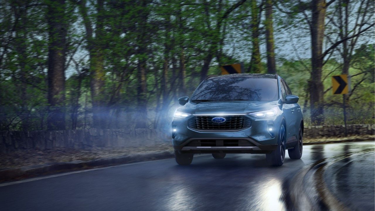 Faros delanteros y traseros 100% con tecnología LED