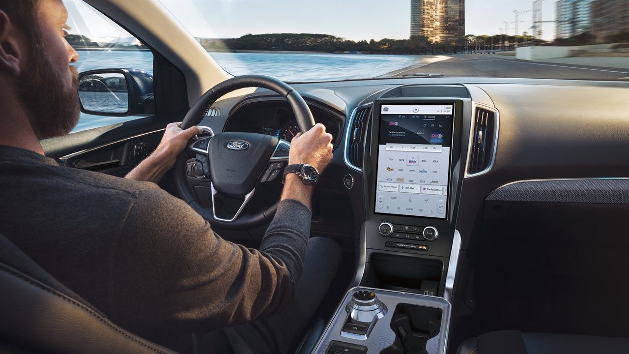 SYNC® 4A - Sistema de navegación satelital (GPS)