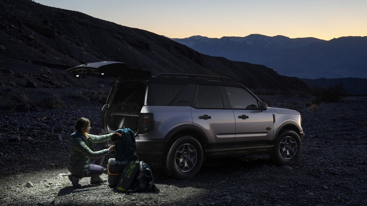 Compuerta trasera con reflectores